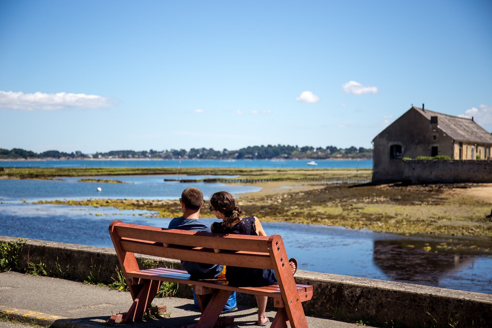Couple face au Golfe du Morbihan