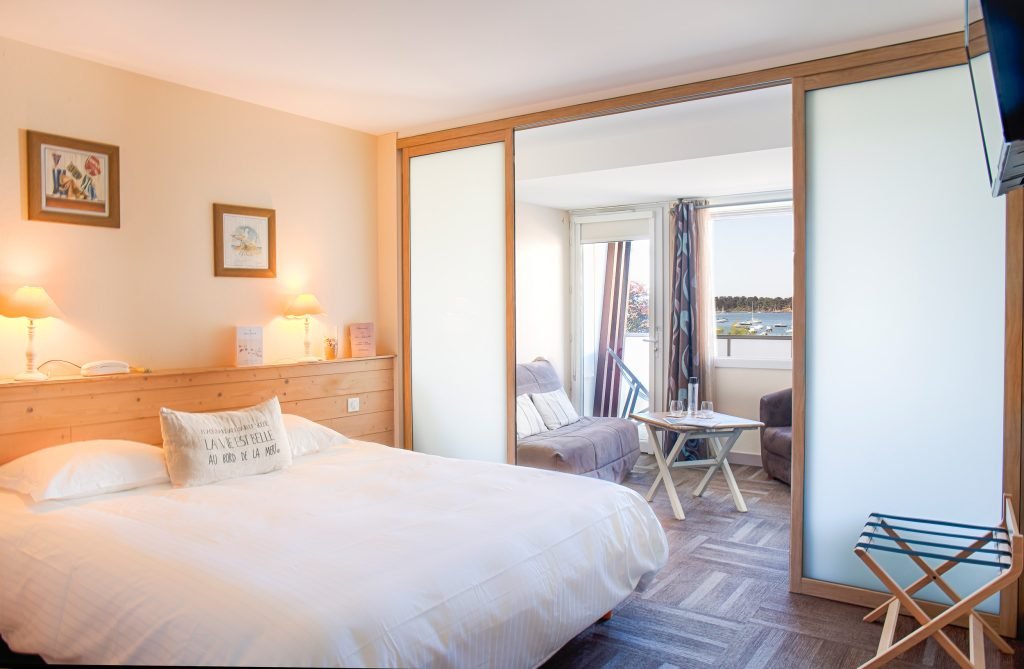 Suite avec salon et baie vitrée